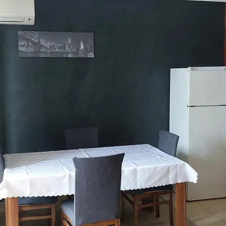 4-6 човека